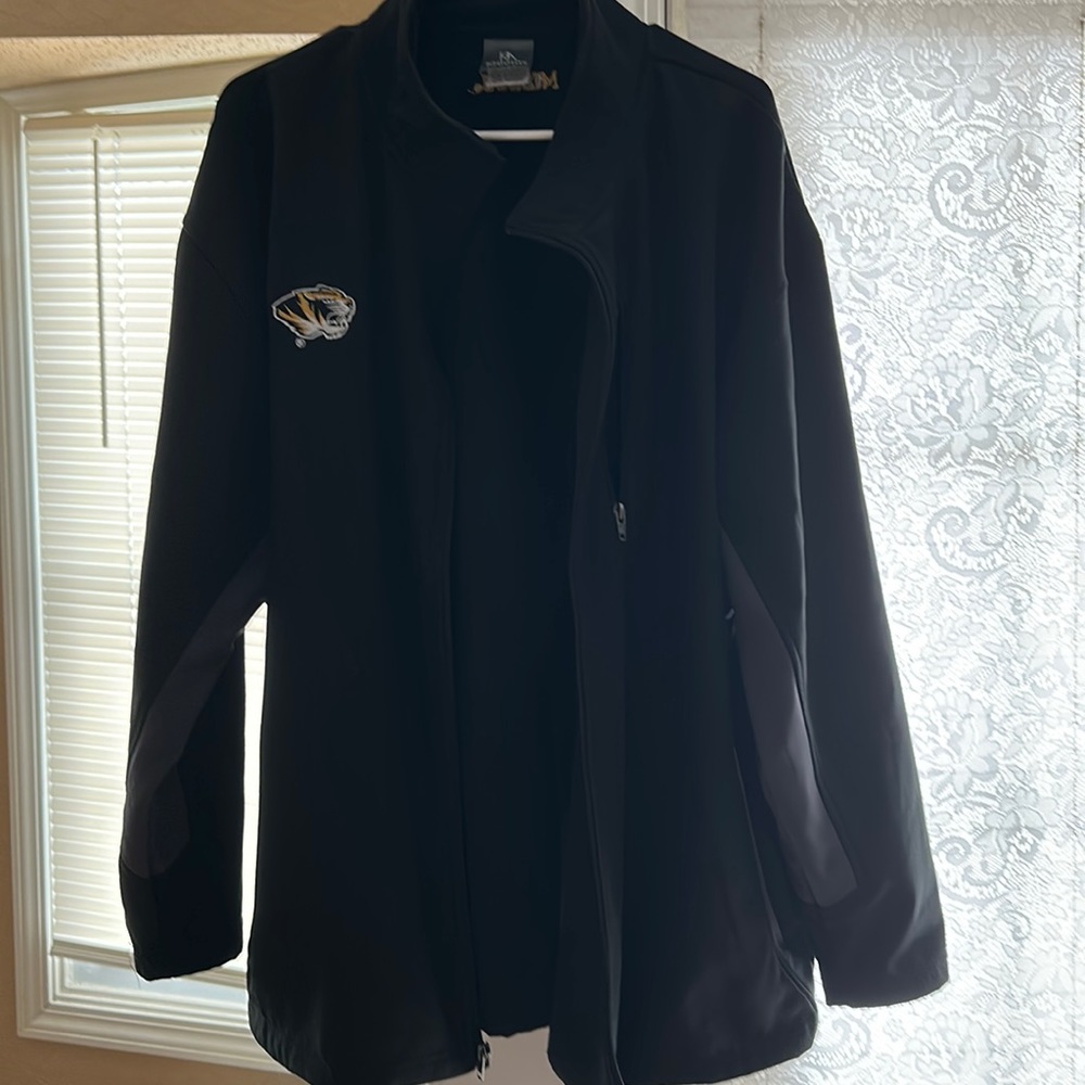 Size XL men’s Mizzou jacket